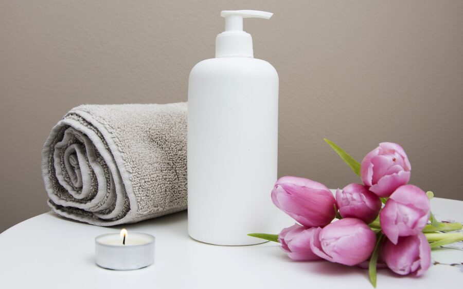 The Evening Unwind: Botanical Body Rituals and Restorative Sleep